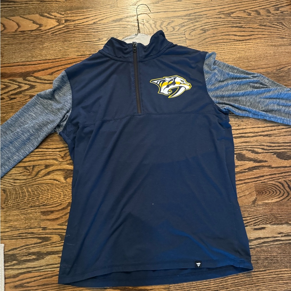 Nashville Predators 1/4 zip size medium